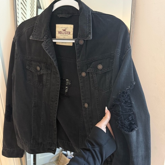 Hollister Women's Black Denim Jacket - Picture 2 of 4